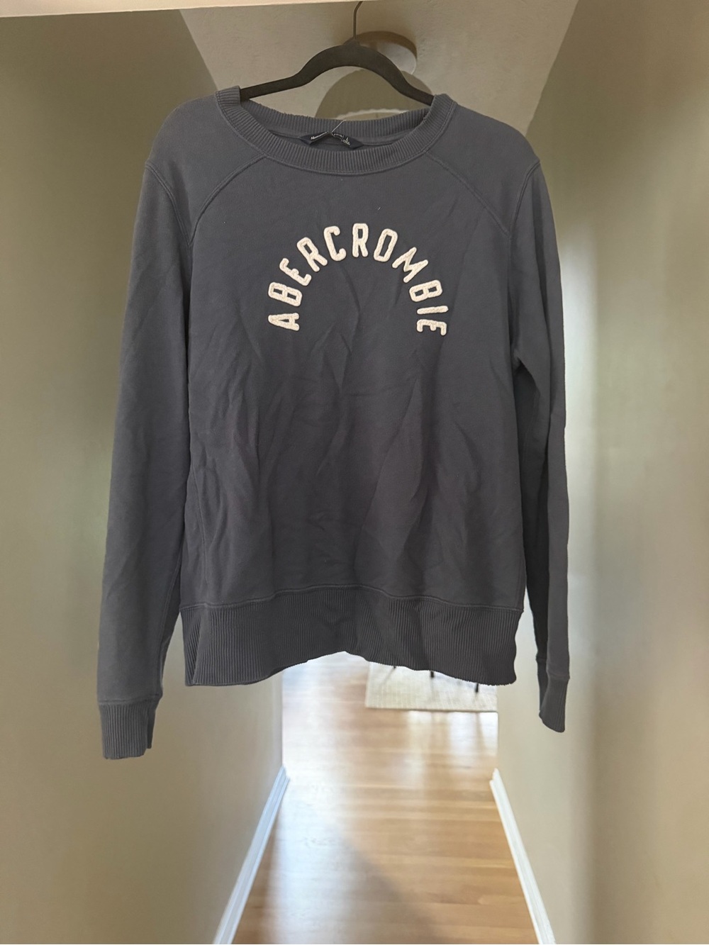 Abercrombie & Fitch Women's Crewneck Sweatshirt in Dusty Blue